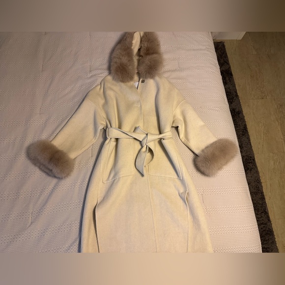 Lubella Boutique. Cashmere Coat size S with removable fur. - Picture 2 of 8